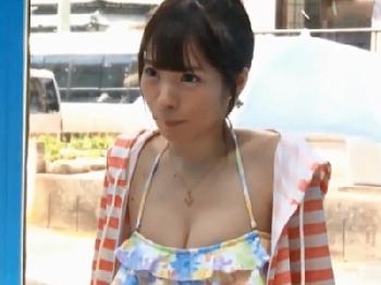 マッサージ体験のはずが中出しセックスしちゃった水着素人美少女のエロ動画