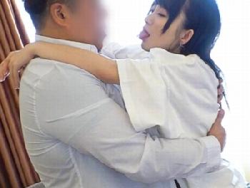 本当に女子大生!?乳首をコリコリに勃起させながら自分からベロキスしかけてくるとんでも淫乱ヤリマン素人ロリナンパのエロ動画