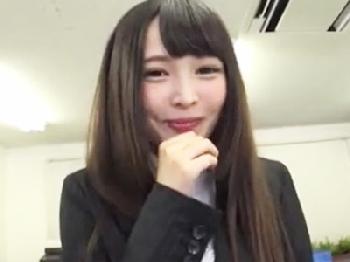 『マジアブノーマル』蠱惑的OLがオフィスで部下を痴女って調教イジメ！お姉さんロリパイパンのエロ動画