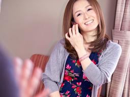 親子の絆を深める家族旅行で娘の隣でSEXする母巨乳素人人妻のエロ動画