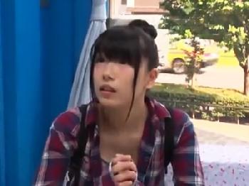 『うぎゃあああ、アギャー！』獣のような絶叫を上げてヨガり狂う素人娘美少女中出しのエロ動画