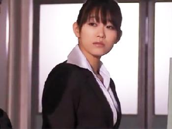 取引先の冷酷男に脅され抵抗むなしく無茶苦茶に犯され泣きじゃくるOL中出しイラマチオレイプ3Pのエロ動画