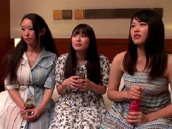 ガチ素人3人組をナンパ!不安がる素人たちを1人ずつにしてガッツリハメ撮り成功巨乳水着乱交のエロ動画