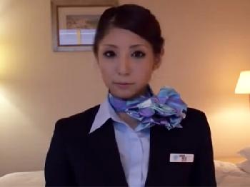 脱いだら巨乳なスチュワーデスさんと制服のまま濃密パコお姉さんOLコスプレ顔射ハメ撮りフェラ秋吉ひなのエロ動画