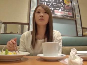 後楽園にいた現役女子大生をナンパで調達→ホテル連れ込みなし崩し中出し巨乳素人美少女お姉さんロリのエロ動画