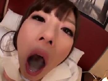 美人オフィスレディがねっとりとイチモツをしゃぶりまくってくれる！射精をお口で受け止める姿がエロすぎる！美少女お姉さんOL顔射...