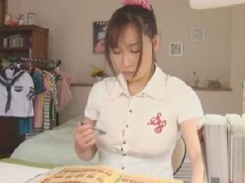 巨大バスト女子校生が家庭教師の陰茎をジュポフェラチオ抜き!巨乳のエロ動画