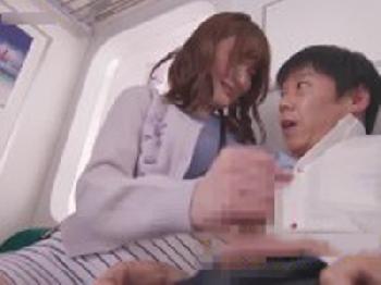 着衣でも目立つノーブラの大きな膨らみで逆痴漢する女巨乳お姉さん痴女のエロ動画