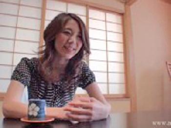 家族風呂でハメ狂ってヘリで下品に放心する素人奥さん人妻のエロ動画