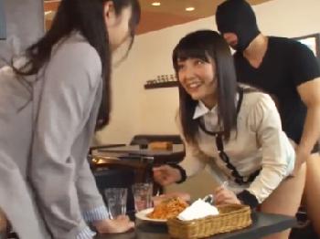 ランチ中に突然犯されるも構わず食事を続けるオフィスレディに中出ししてヤリ逃げ美少女お姉さんOLのエロ動画