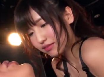 「唾欲しいって言いなよ～」優しい淫語でM男をイジメる魔性な女王様美少女痴女顔射のエロ動画