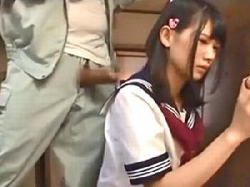 誰もいない自宅を狙ってやってきた電気修理技師に強姦される女子校生美少女パイパン中出しイラマチオレイプのエロ動画