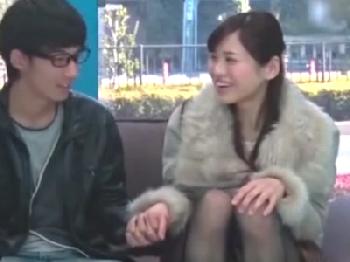 「もう出ちゃったの?」照れながらも童貞を優しくリードし筆おろしに挑戦する素人娘W美少女のエロ動画