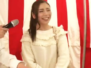 「こんなの絶対にイッちゃう～！」ノーパンきれいなお姉さんがクイズに不正解で生姦されちゃうW素人顔射のエロ動画