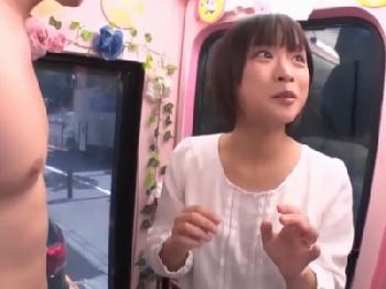 普通にリアクションが可愛い素人奥さんさんにプロ男優肉棒がめった突き！人妻のエロ動画