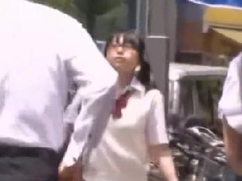 おとなしそうなめがね女子校生がいたのでバス内痴漢→中出し陵辱！素人美少女レイプのエロ動画