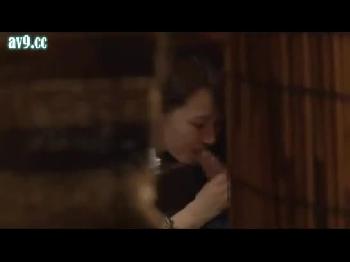 個室居酒屋で彼女とHしている奴を見つけて隠し撮りしました素人美少女お姉さん盗撮のエロ動画