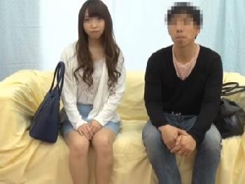 強烈かわいい女子大生が男友人とマッサージ器具のモニターに挑戦→途中で色情して友情崩壊パコ展開W素人美少女ナンパ盗撮のエロ動画