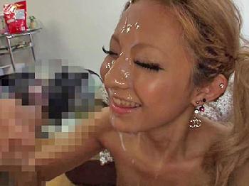 生意気ギャルたちを精液の力でねじ伏せ大量ぶっかけ美少女顔射のエロ動画