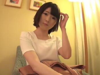 まだ幼児体系の黒髪幼顔っ子が自らJAV出演→プロ男優ペニ棒にアヘ顔絶頂素人美少女ロリ中出しハメ撮りのエロ動画