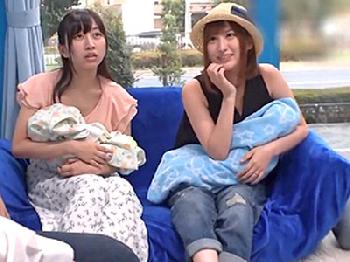 子連れの母友人2人組がマジックミラー号で巨大チンポプロ男優と3P性行為素人人妻のエロ動画