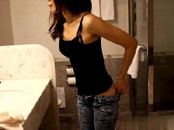 無駄な贅肉のない熟女が若い肉棒に一心不乱の中出しSEX素人のエロ動画