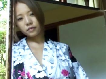 エレガントな若奥様が温泉旅館で浮気交尾に夢中になり中出し許可で膣イキ痙攣W素人人妻ハメ撮りのエロ動画