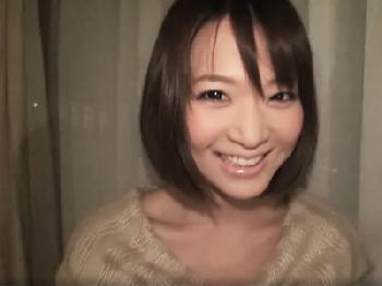 ハニカミ笑顔がぐうかわいいお姉さんとのオトナな欲情ハメ撮り交尾顔射神谷まゆのエロ動画