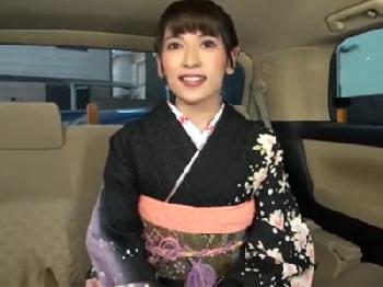 成人式を終えたばかりの和装美形少女をお持ち帰り→中出しバチキメ素人美少女ナンパのエロ動画