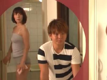 『娘の彼氏とこんな関係…』若いチンポコが大好きなド淫乱お母さん！巨乳痴女人妻のエロ動画