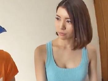 発情した雄餓鬼肉棒を遠慮ない騎乗位ピスで否応なく中出しさせる痴女お姉さんのエロ動画