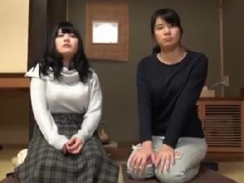 ガチ素人女子大生が男湯に入ってHなミッション！好き放題触られて手コキで大量発射！美少女盗撮のエロ動画