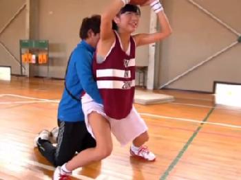 どれだけ身体を鍛えても肉棒には負けてしまうアスリートお姉さん美少女顔射のエロ動画