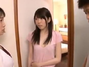 親が留守の間に生意気従姉妹を押し倒して凌辱！素人女子校生美少女レイプのエロ動画