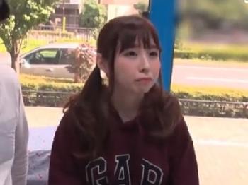 経験浅いきれいなお姉さんナンパ→DT男根に困惑しながらも挿入されたら性格変わっちゃう素人美少女童貞パイパン中出しのエロ動画