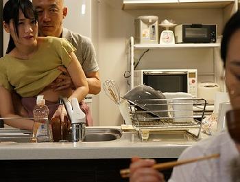 『もういや…』私、母の再婚相手に…毎日犯されてます。美少女ロリレイプ近親相姦伊賀まこのエロ動画