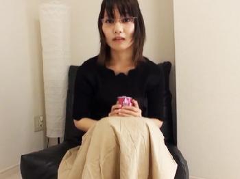 清潔感のあるメガネ奥様が初めてのオイルマッサで他人棒を受け入れ激ピスにイキ乱れ素人人妻顔射ハメ撮りマッサージのエロ動画