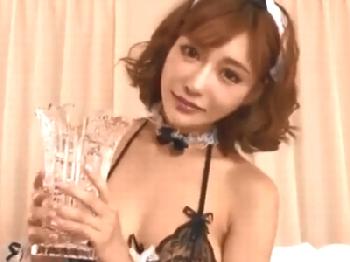 『子種いっぱいかけてくださぃ』メイドコスの明日花キララがご主人様を極上奉仕!巨乳お姉さんコスプレのエロ動画