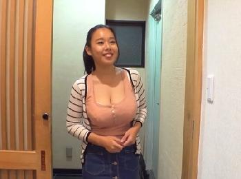 「あ…常連さんですよね？」隣に越してきた巨乳美形お姉さんがいつも行くビデオ屋の店員W JAVの趣味を知られた女と肉体関係にW...