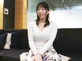 自らデンマでイってみせる淫乱巨大バスト素人お姉さんとエロランジェリーパコ巨乳痴女ハメ撮りのエロ動画