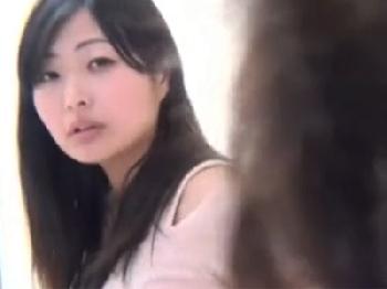 『おっきい‥』修理業者の巨大チンポに色情したマダムが寝取られパコ誘発！巨乳痴女人妻のエロ動画