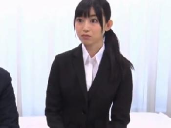 短小でDTの後輩男子のお悩みを優しい先輩OLお姉さんが解決W素人童貞中出し盗撮のエロ動画