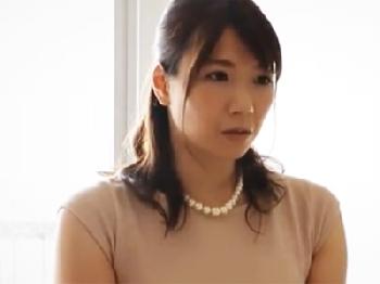 飼い犬が噛みつき怪我をさせた男性宅に謝罪に行ったら中出し陵辱された巨乳妻人妻レイプ3Pのエロ動画