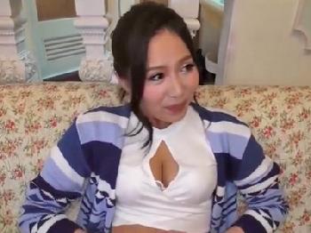 完全流出!!素人ギャルがオッサンたちと円光パコ!!中出し3Pのエロ動画