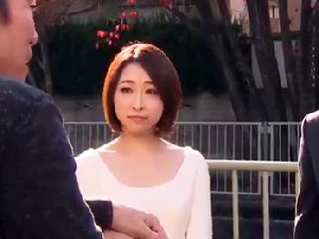 『お願いやめてッ!』隣人のおじいちゃんに犯されイキ身悶える美形奥様巨乳痴女人妻顔射レイプのエロ動画