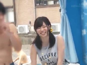 『まだ逝っちゃ嫌だよぉ!』男友人といい雰囲気のまま中出しセックスしちゃう美形お姉さん巨乳素人美少女のエロ動画