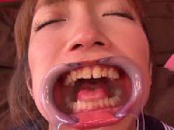 妹系な細身美形少女の顔面に大量精液ぶちまけプレイ美少女顔射ぶっかけのエロ動画