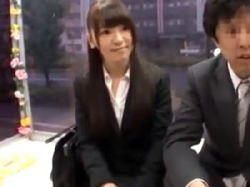 若くて真面目なガチ清楚清純系素人OLがマジックミラー号で上司とパコする一部始終お姉さん盗撮のエロ動画