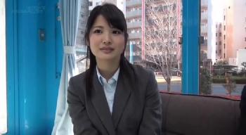 『え?こ、こぅ…?』先輩オフィスレディが積極的な男後輩とマジックミラー号で禁断のパコ巨乳素人OLハメ撮りのエロ動画
