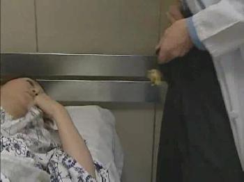 男の身体が欲しくて禁断症状発症!病室だろうが関係なくハメる痴女妻素人人妻中出しフェラのエロ動画